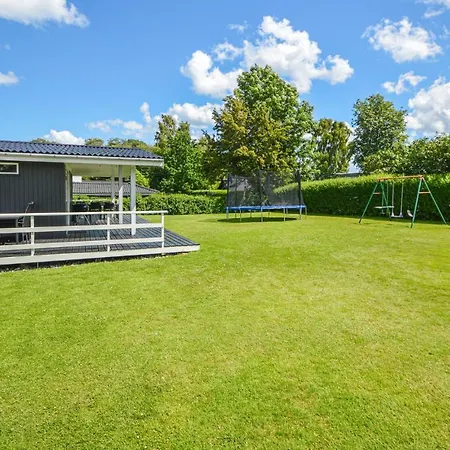 3 Bedroom Gorgeous In Hejls